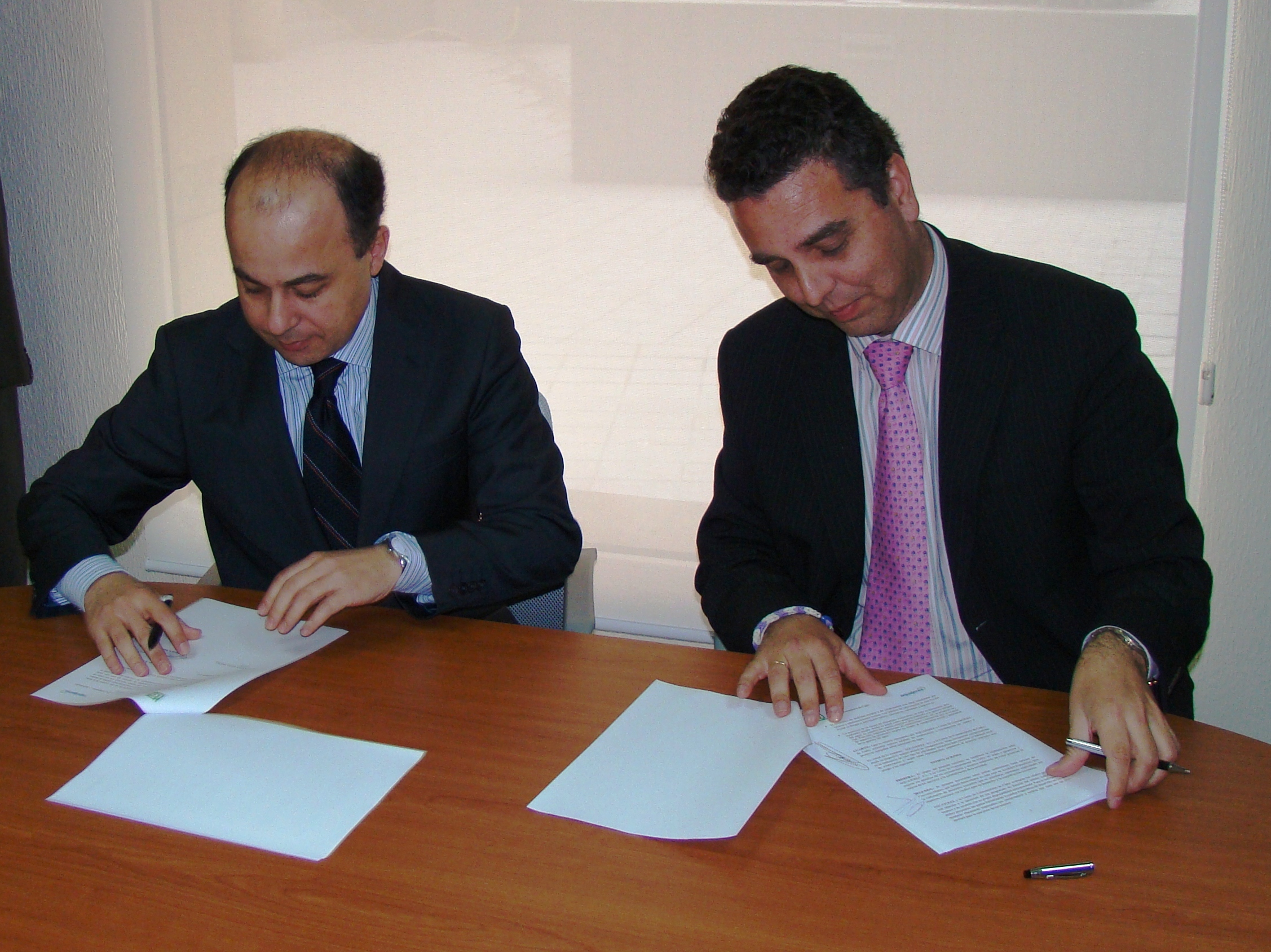 aquajerez y la Unión de Consumidores de Cádiz firman un acuerdo de colaboración